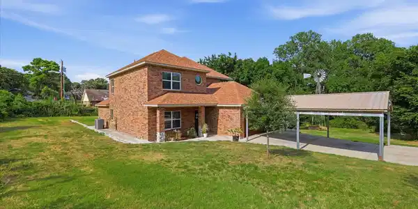 7200 Courtney Drive