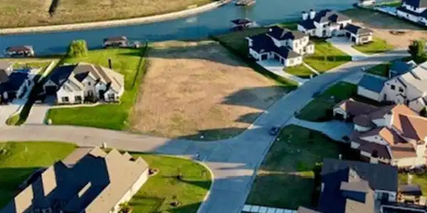 6101 Lakeside Drive