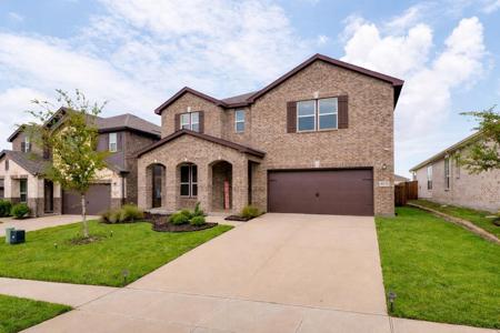 1033 West Drive
