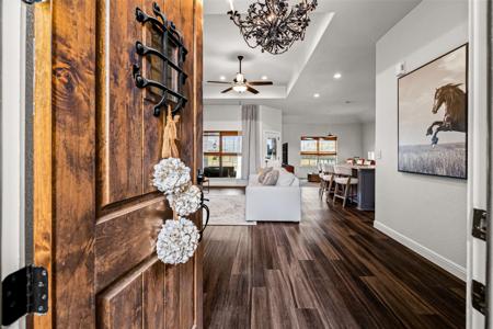 1306 E Apache Trail