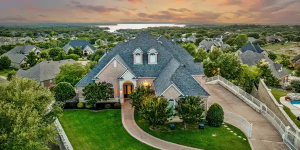 8800 Summit Point Court