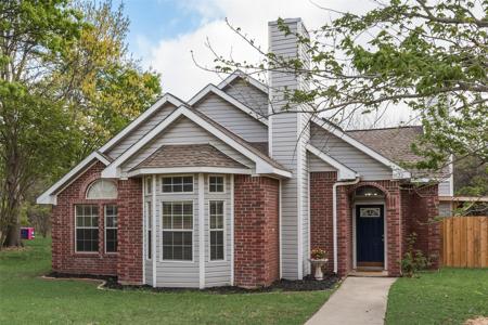 9122 Oak Hollow Drive