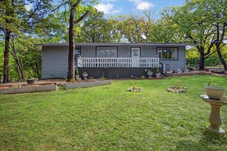 101 Lakewood Lane