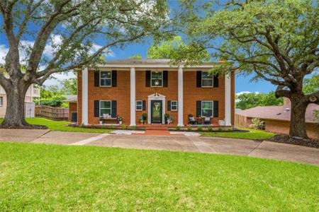207 Rockbrook Drive