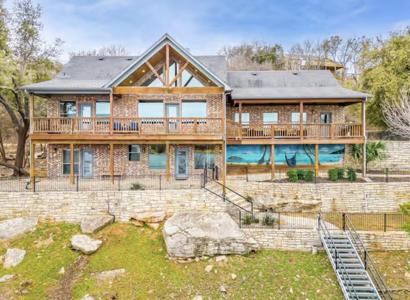 2600 River Ridge