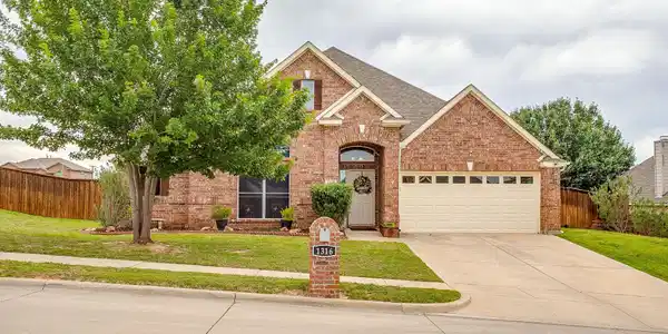 1316 Meadowlakes