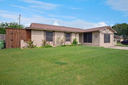 5409 Queens Court