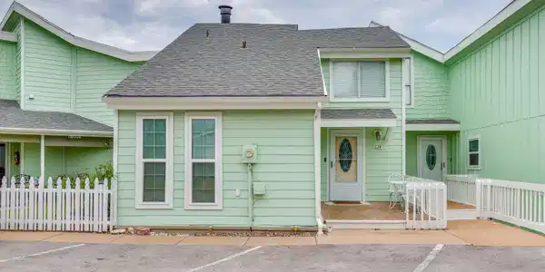 624 Harbor Circle