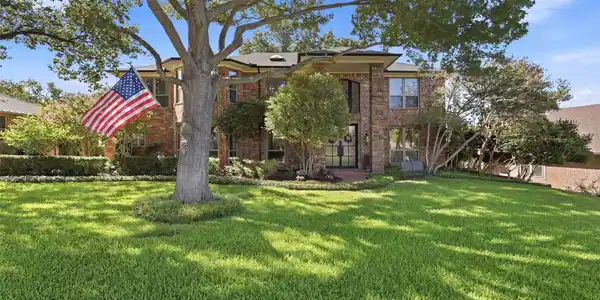 7621 Woodside Hill