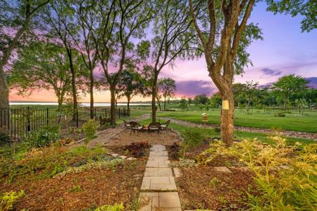 1518 Shoreline Drive
