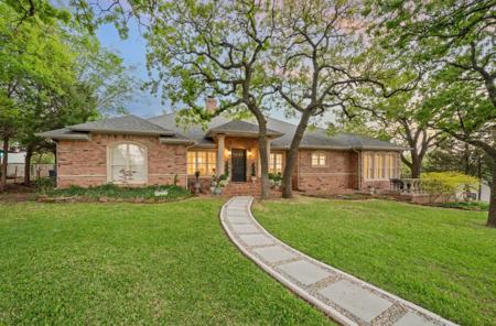 2523 Anglers Drive