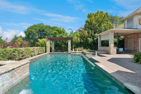 1610 Fairlakes Pointe Drive