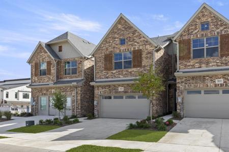9019 Indianola Trail