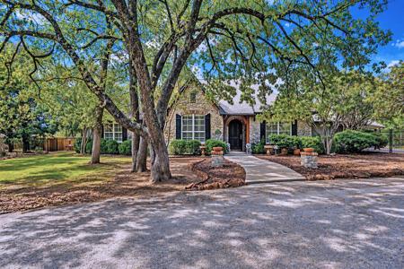15 Oak Bluff Drive