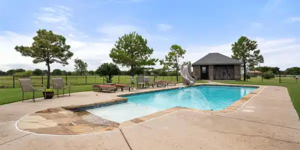 606 Sunset Point