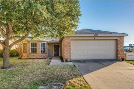 1557 Crown View Drive