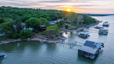 440 Lakeside Drive