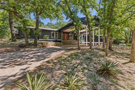 3412 Shady Oaks Drive