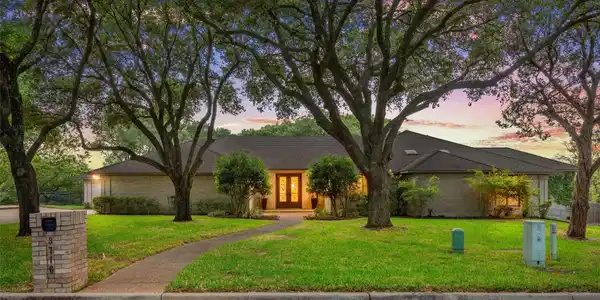 3716 Chimney Ridge Drive