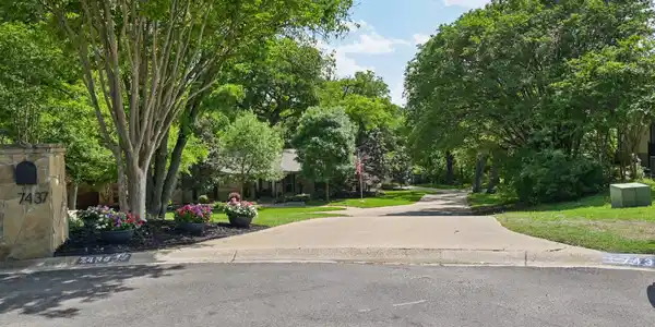 7437 Lochwood Court