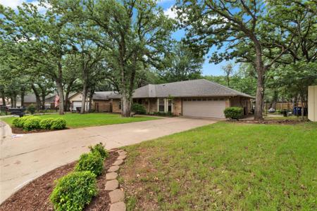 1104 Wood Ridge Drive