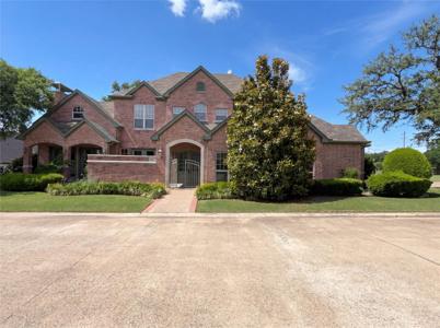 4201 Bluff View Drive