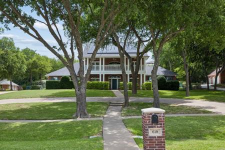 619 Oak Tree Cove
