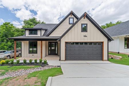 1012 Mustang Trail