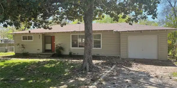1100 Poe Street