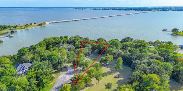 Lot 32 Embarcadero