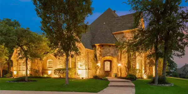 5841 Lakeside Drive