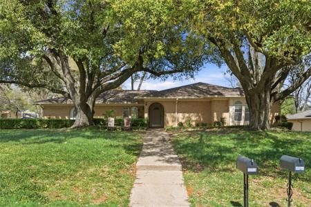 2326 Forest Hills Road