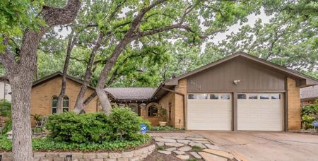 5810 Ridge Drive