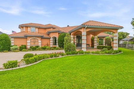 2002 W Emerald Bend Court