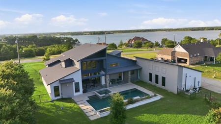211 Hunter Pass