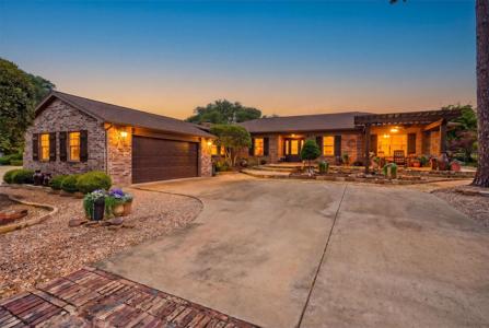 4016 CRESCENT Drive