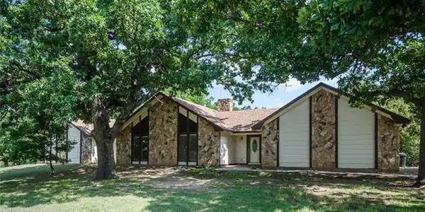 3001 Emmons Circle