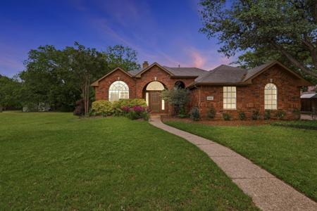 2402 Ravinia Drive