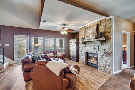 1102 Eagle Point Circle