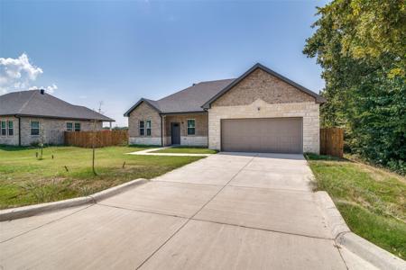 701 Lakeland Drive