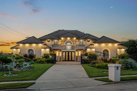 3704 Kingfisher Court