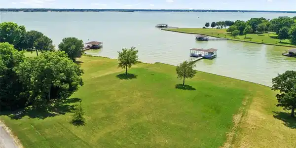 806 Shoreline Road