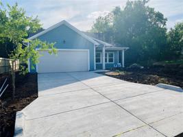 2606 Mercedes Street