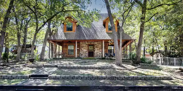 146 Lakeside Lane