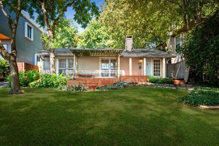 9219 E Lake Highlands Drive