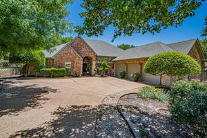 5215 Fairway Circle