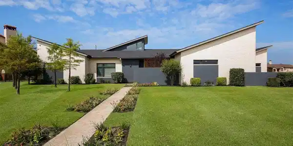 6072 Lakeside Drive