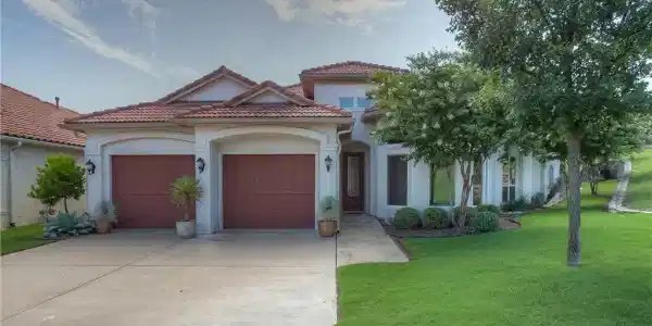 7701 Lakeview Circle