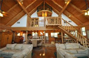 489 Private Road 1732