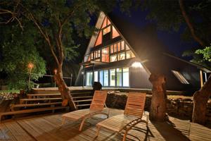 95 Cove Circle